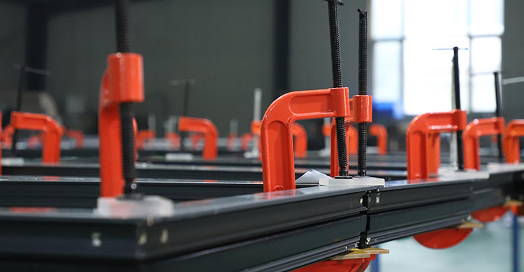 沈阳系统窗厂家生产工艺的概述